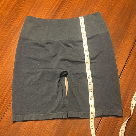 Alphalete Amplify Short 6.5" - Picture 4 of 9